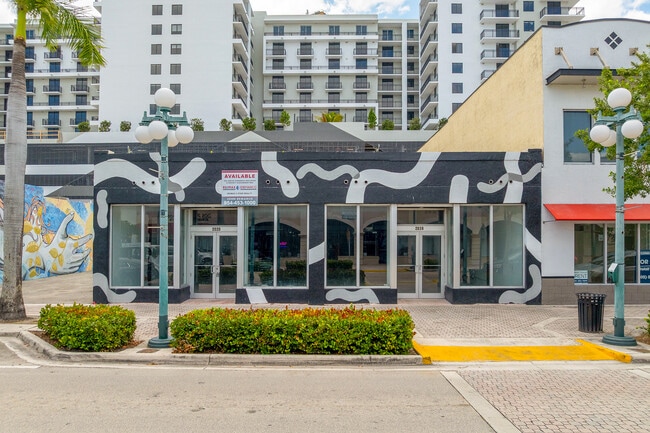 Plus de détails pour 2020 Harrison St, Hollywood, FL - Local commercial à vendre