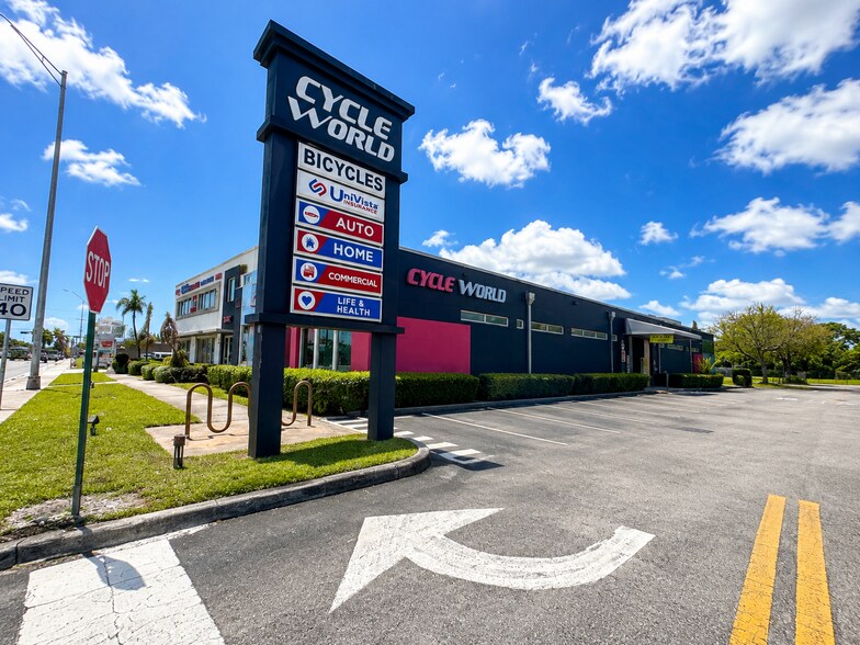 8476 SW 40th St, Miami, FL à louer - Photo de l’immeuble – Image 3 sur 28