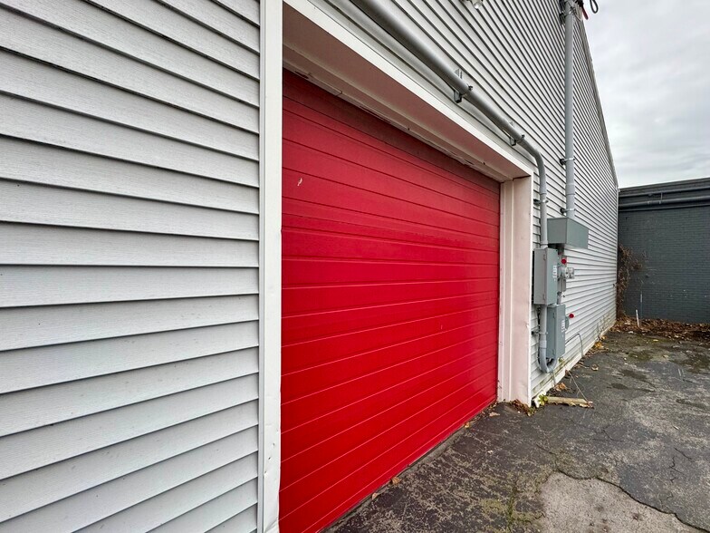 2085 Clinton St, West Seneca, NY à vendre - Photo de l’immeuble – Image 3 sur 19