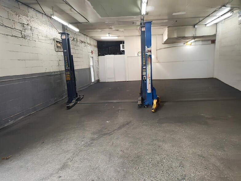 765 Glenmore Ave, Brooklyn, NY à vendre - Photo de l’immeuble – Image 3 sur 4