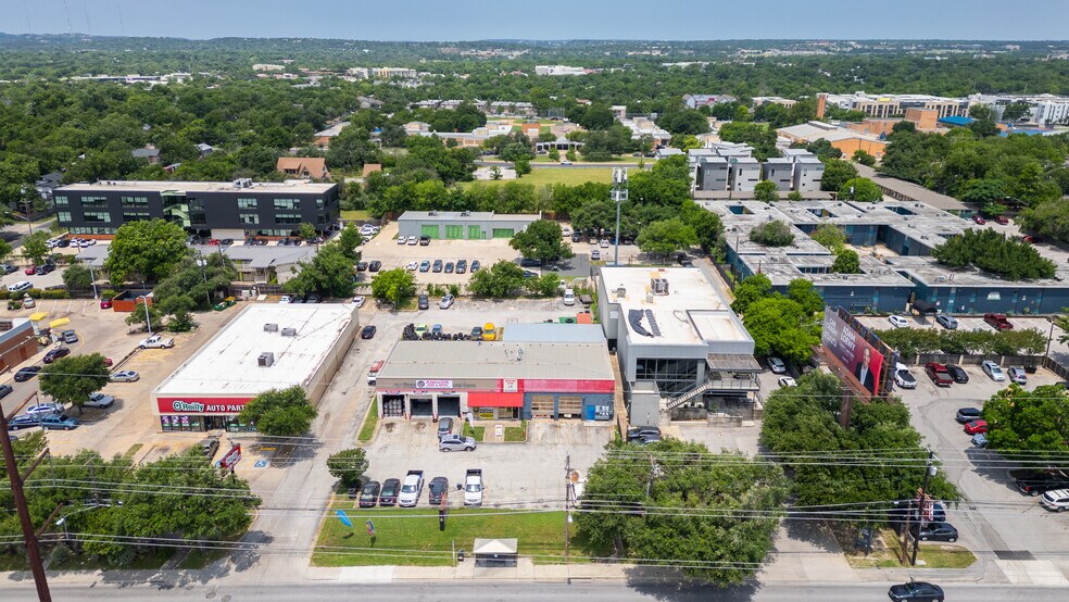 5528 N Lamar Blvd, Austin, TX à louer - Photo de l’immeuble – Image 2 sur 27
