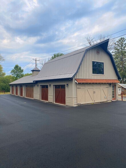 1577 Goshen Turnpike, Middletown, NY à vendre - Photo principale – Image 1 sur 1