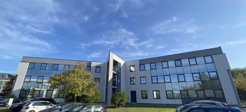 Bureau dans Écully à louer - Photo de l’immeuble – Image 1 sur 19