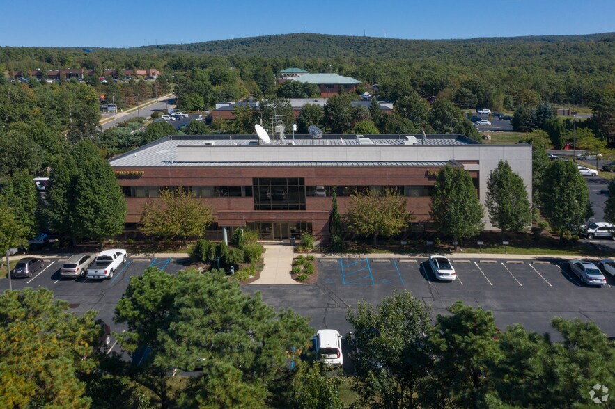 600 Baltimore Dr, Wilkes Barre, PA à louer - Aérien – Image 1 sur 9