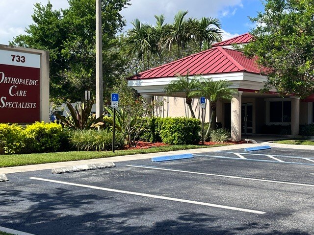 733 Us-1, North Palm Beach, FL à vendre - Photo de l’immeuble – Image 3 sur 15