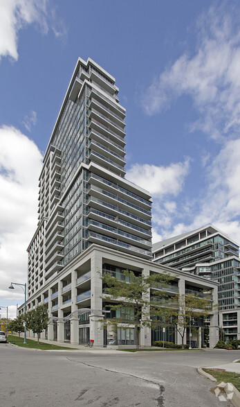 2121-2139 Lake Shore Blvd W, Toronto, ON à vendre - Photo de l’immeuble – Image 1 sur 2
