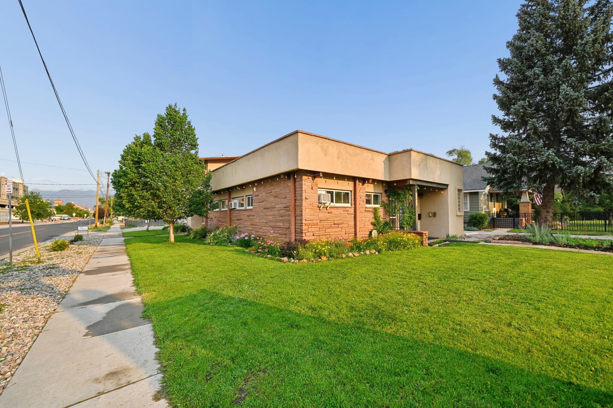 2402 N Nevada Ave, Colorado Springs, CO à vendre Photo de l’immeuble– Image 1 sur 55
