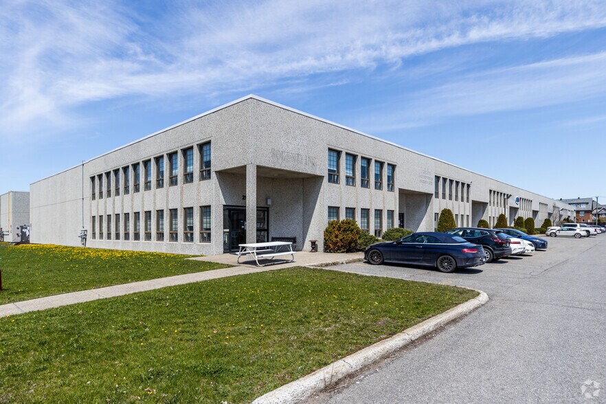 2505-2537 Rue Guénette, Montréal, QC à louer - Photo de l’immeuble – Image 2 sur 6