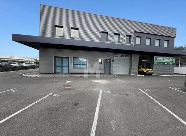 Plus de détails pour Bureau, Local d'activités à louer