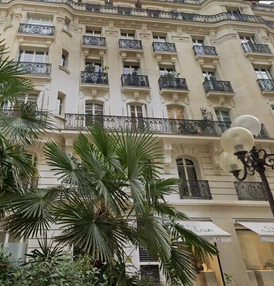 Bureau dans Paris à vendre - Photo de l’immeuble – Image 2 sur 11