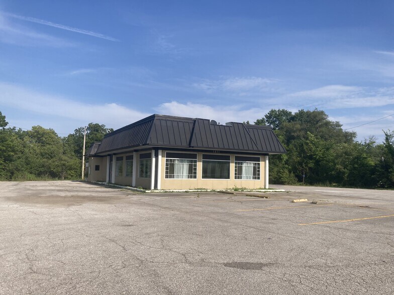 1511 N Scott Ave, Belton, MO à louer - Photo de l’immeuble – Image 2 sur 3