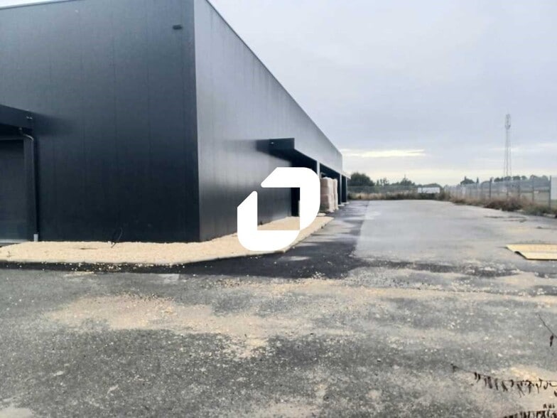 Local d’activités dans Baurech à louer - Photo de l’immeuble – Image 2 sur 9
