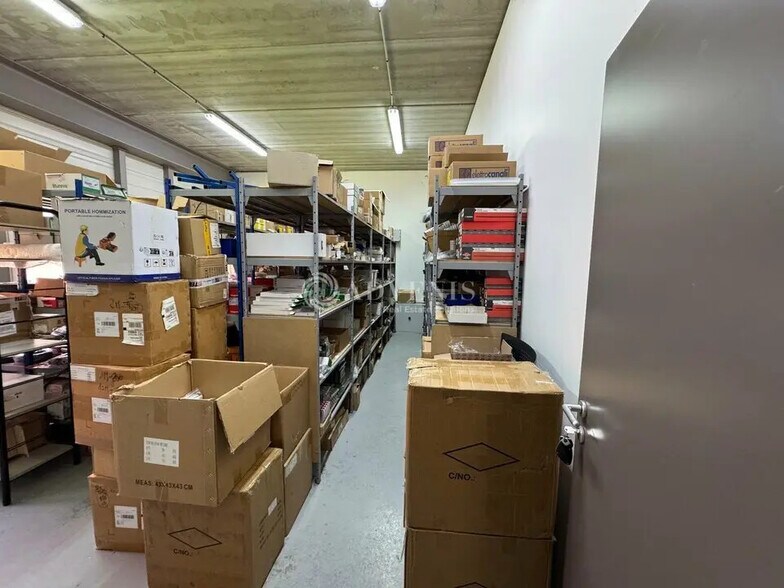 Local d’activités dans Champs-sur-Marne à louer - Photo de l’immeuble – Image 3 sur 9