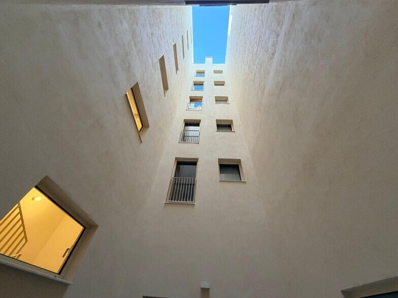 Immeuble residentiel dans Barcelone, Barcelona à vendre - Photo de l’immeuble – Image 3 sur 4