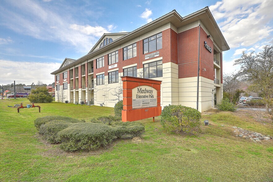 597 Old Mount Holly Rd, Goose Creek, SC à louer - Photo de l’immeuble – Image 2 sur 3