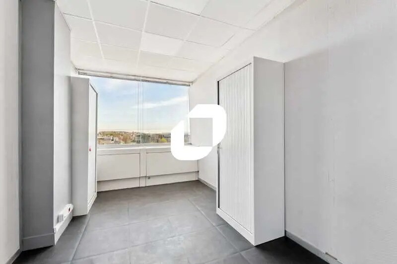 Bureau dans Cergy à vendre - Photo de l’immeuble – Image 2 sur 14