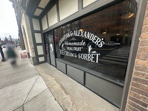 677-685 Main St, Waltham, MA à louer Photo de l’immeuble– Image 1 sur 3