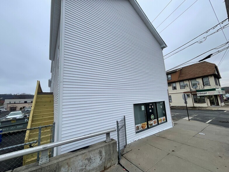 81-85 Berkshire Ave, Paterson, NJ à vendre - Photo de l’immeuble – Image 3 sur 11