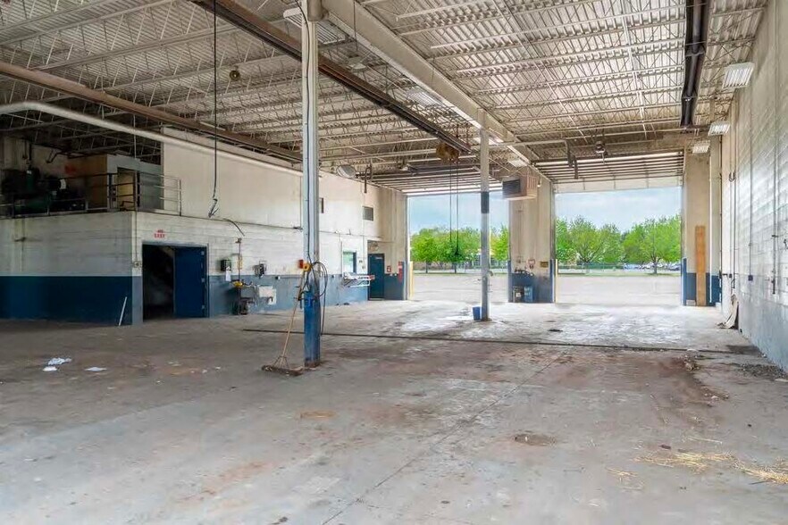 3303 Terminal Dr, Eagan, MN à louer - Photo de l’immeuble – Image 2 sur 15