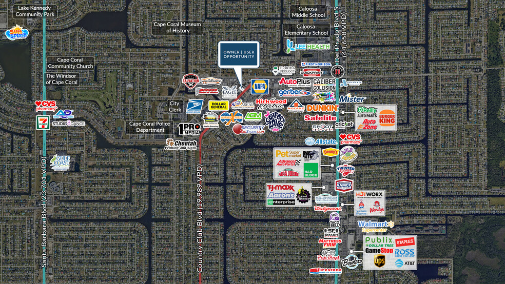 928 Country Club Blvd, Cape Coral, FL à vendre - Photo de l’immeuble – Image 2 sur 4
