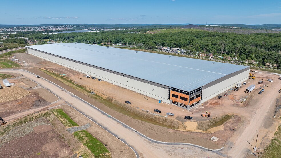 125 Crossroads Blvd S, Hazleton, PA à louer - Photo de l’immeuble – Image 1 sur 7