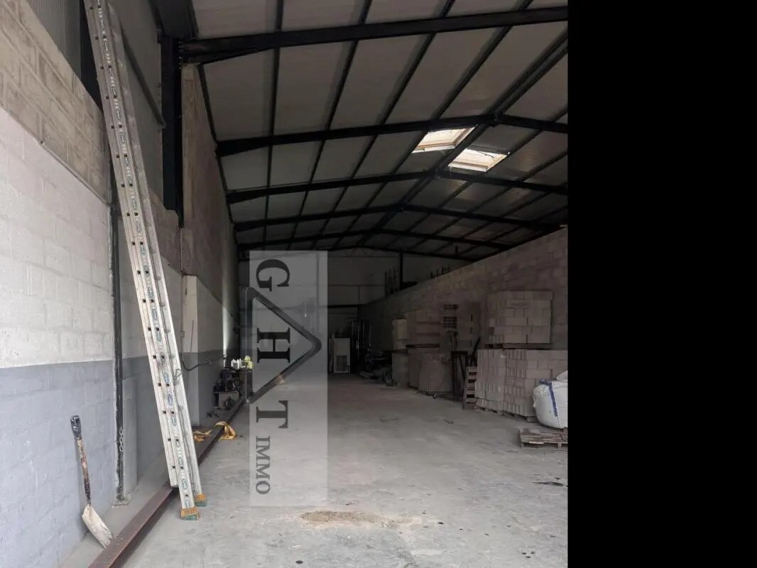 Industriel/Logistique dans Santeny à louer Photo de l’immeuble– Image 1 sur 3