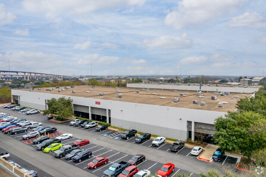 200 Parker Dr, Austin, TX à louer - Photo de l’immeuble – Image 3 sur 4