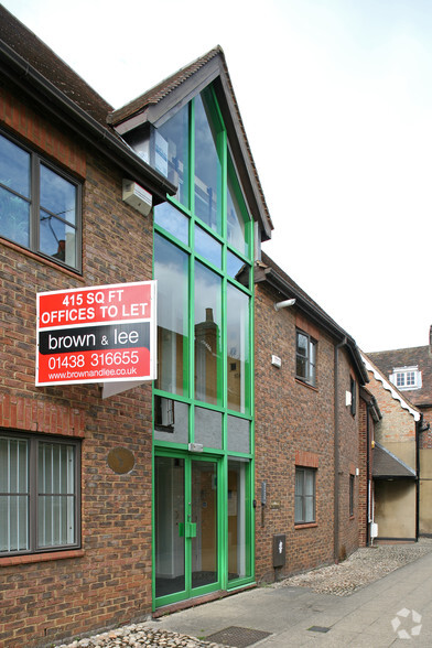 Primett Rd, Stevenage à louer - Photo de l’immeuble – Image 3 sur 3