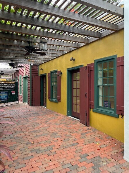 18 Saint George St, Saint Augustine, FL à louer - Photo de l’immeuble – Image 2 sur 7