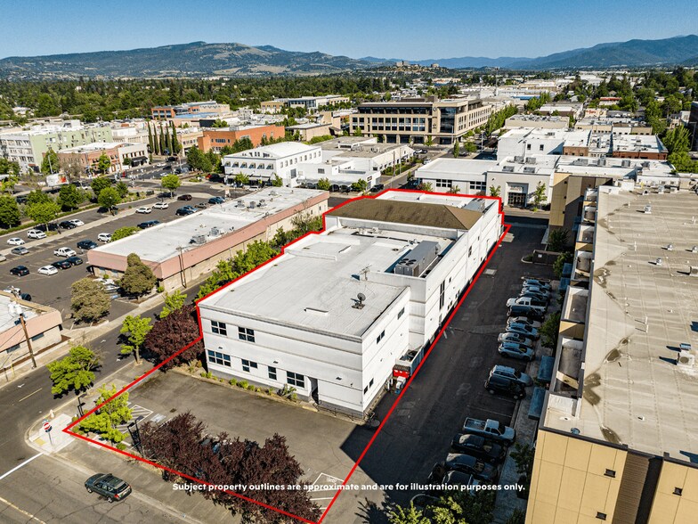 111 N Fir St, Medford, OR à vendre - Photo de l’immeuble – Image 2 sur 95