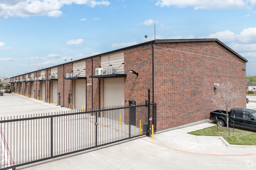 760 E Main St, Lewisville, TX à louer - Photo de l’immeuble – Image 2 sur 13