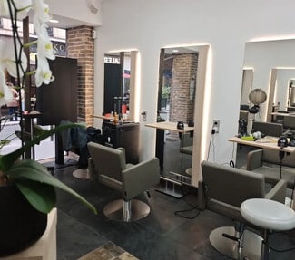 Plus de détails pour Local commercial à louer