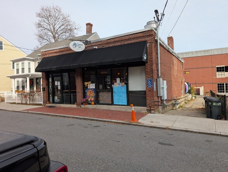 92 Pleasant St, Newburyport, MA à vendre - Photo de l’immeuble – Image 3 sur 10