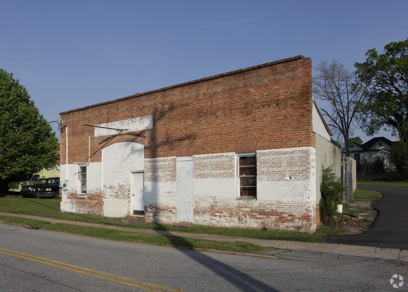 130 E Hayne St, Woodruff, SC à vendre - Photo principale – Image 1 sur 2