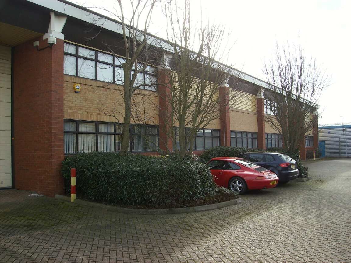 Langston Rd, Loughton à louer Photo principale– Image 1 sur 16