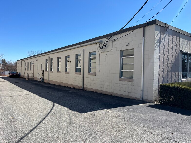 66 Libera St, Cranston, RI à vendre - Photo de l’immeuble – Image 2 sur 15
