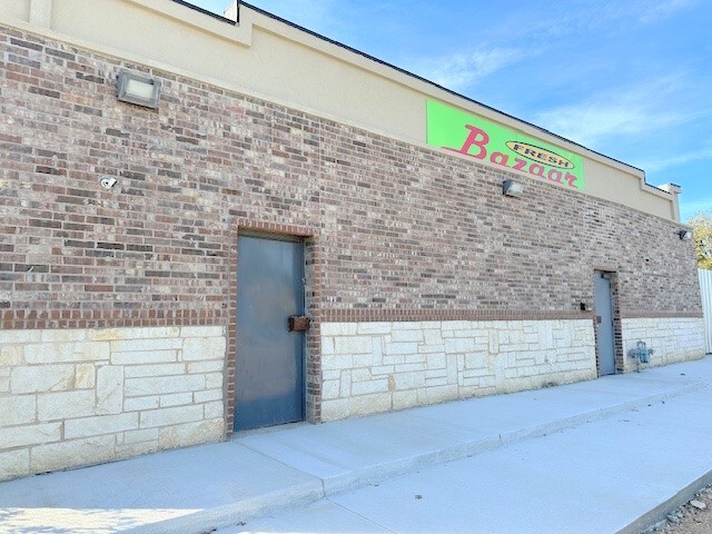 2354 S Riverside Dr, Fort Worth, TX à vendre - Photo de l’immeuble – Image 2 sur 6