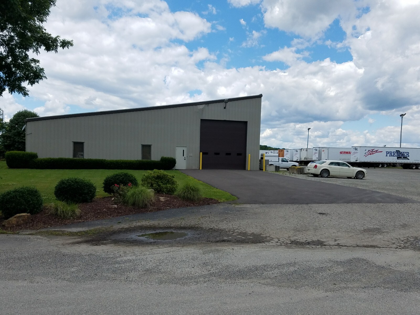 302 Fitz Henry Rd, Smithton, PA à louer Photo de l’immeuble– Image 1 sur 16