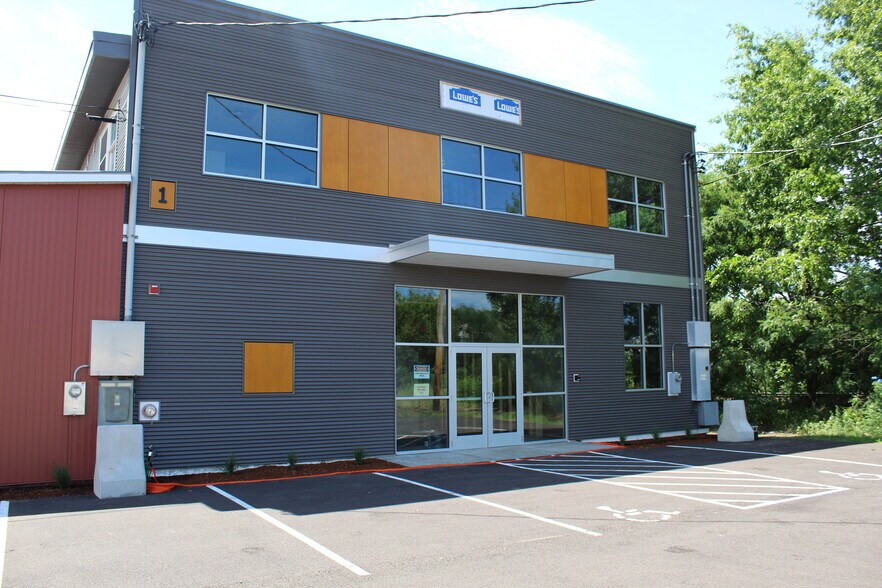 1 Jackson St, Essex Junction, VT à louer - Photo principale – Image 1 sur 5