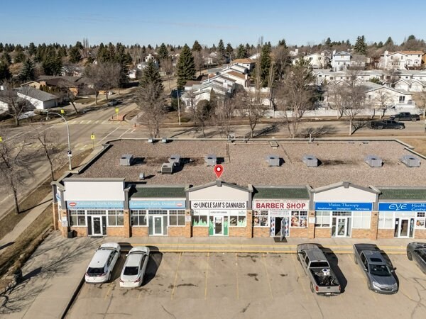 506 St Albert Trl, St. Albert, AB à louer - Photo de l’immeuble – Image 3 sur 9