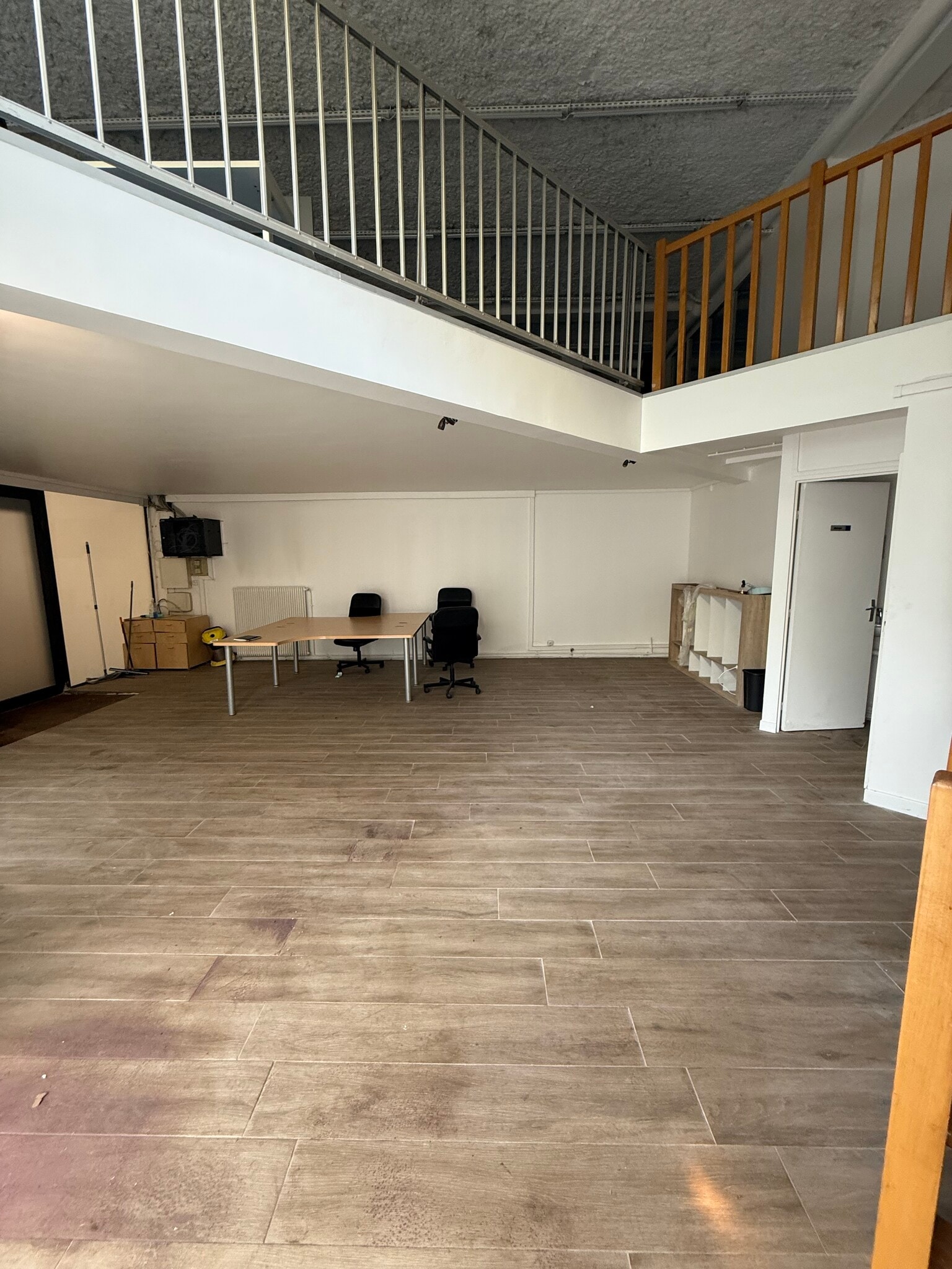 5 Place Du Colonel Fabien, Paris à louer Photo intérieure– Image 1 sur 5