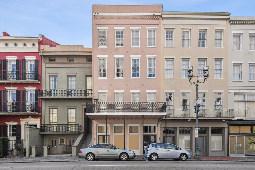713 Camp St, New Orleans, LA à louer - Photo de l’immeuble – Image 2 sur 8