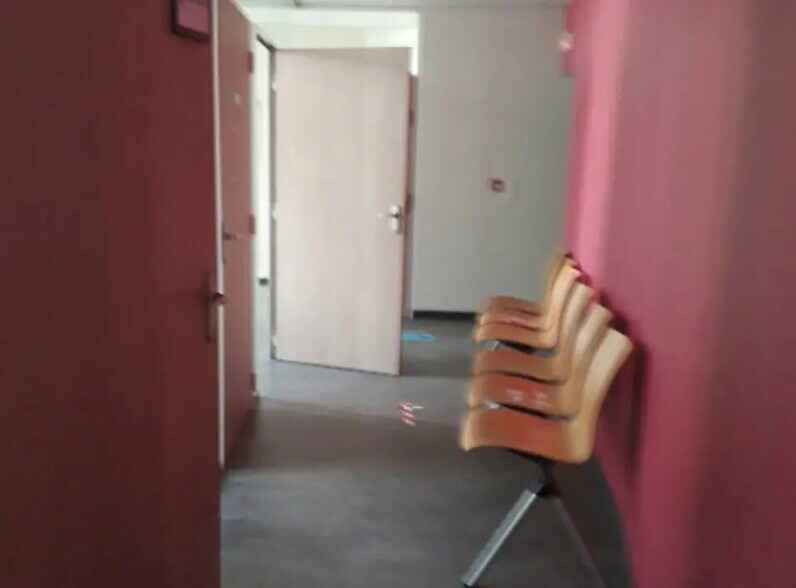 Bureau dans ANTRAN à louer - Photo de l’immeuble – Image 3 sur 5