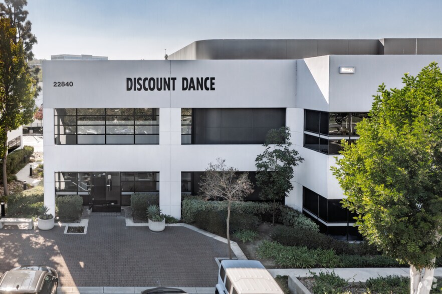 22840 Savi Ranch Pky, Yorba Linda, CA à louer - Photo de l’immeuble – Image 3 sur 6