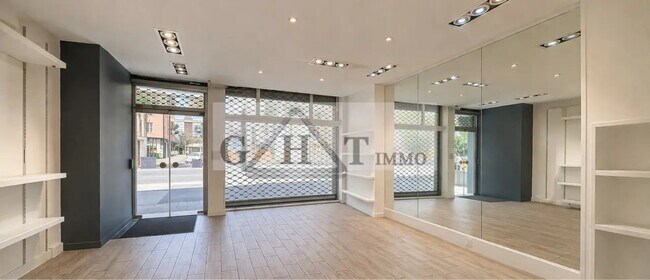 Plus de détails pour Local commercial à vendre