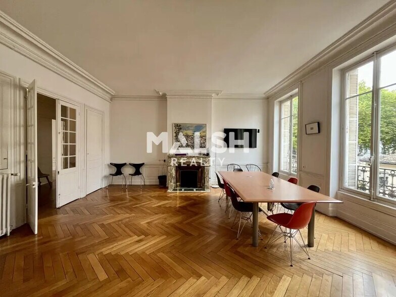 Bureau dans Lyon à vendre - Photo de l’immeuble – Image 1 sur 16