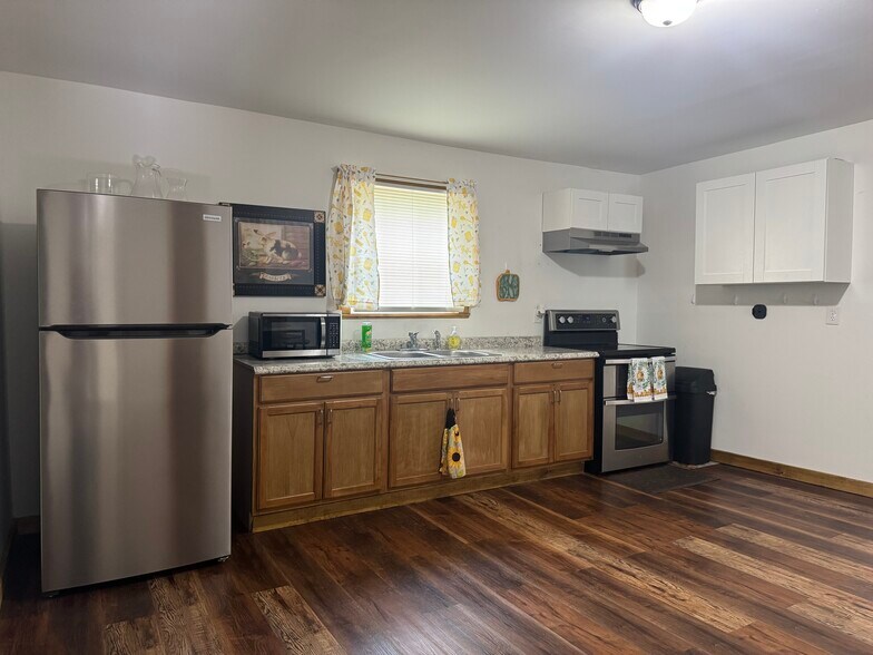 104 1st St, Cynthiana, KY à vendre - Photo de l’immeuble – Image 3 sur 10