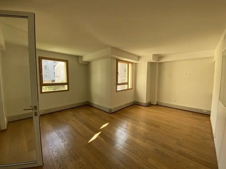 76 Rue Crillon, Lyon à louer - Photo de l’immeuble – Image 3 sur 4