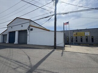 Plus de détails pour 131 Akron St, Lindenhurst, NY - Industriel/Logistique à vendre