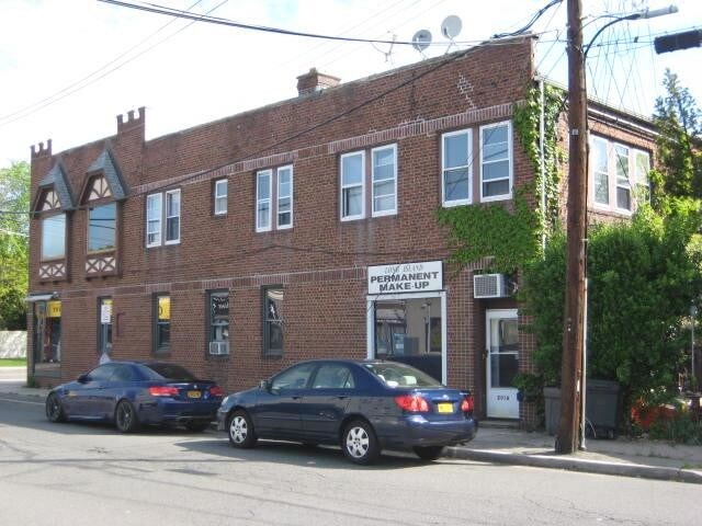 352 Hempstead Ave, West Hempstead, NY à louer Photo principale– Image 1 sur 27